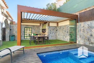Casa  Avinguda de bellamar. En venta