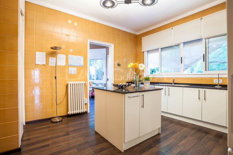 Foto a3d876f5-28a1-4da8-b49f-562b5370e56c. Casa amb aparcament a Montmar Castelldefels