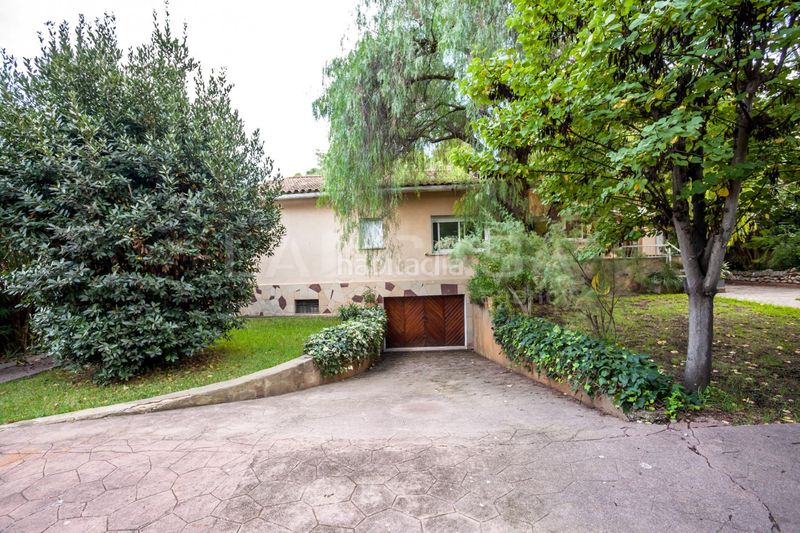 Foto bfeffd37-2403-444e-8bd2-cc003d0421a1. Casa amb aparcament a Montmar Castelldefels
