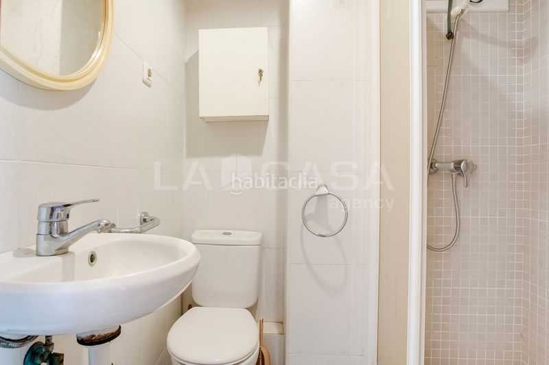 Foto b6d665a1-773c-40a6-ae0e-984ca7065e8f. Dúplex a La Verneda - La Pau Barcelona