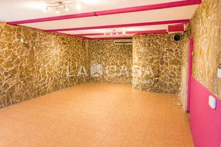 Local Comercial  Carrer de llevant. En venta