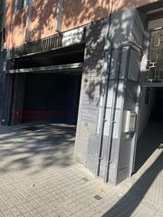 Aparcament cotxe a Carrer de Pallars