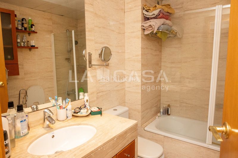 Foto 0ee6c817-7450-4cff-bb86-40af92eeea53. Pis amb calefacció aparcament a Vilapicina - Torre Llobeta Barcelona