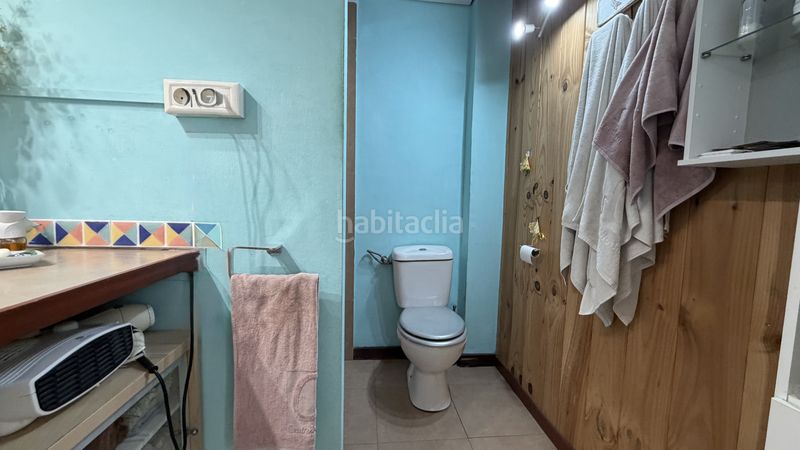 Foto 428edf3b-7a59-4dfc-b83f-d4fe636452b7. Casa adosada casa independiente de 104 m2 con 4 dormitorios, patio y terraza en el clot en Barcelona