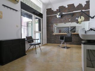 Lloguer Local Comercial a Avenida pintor portela 26. A pie de calle, de 24m² en vial principal, avenida pintor portel
