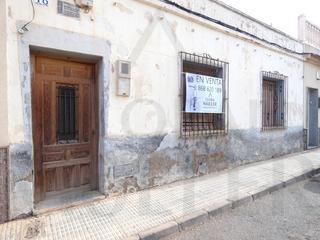 Casa adossada en Calle santa ana 18. Global mller vende vivienda unifamiliar adosada en planta baja