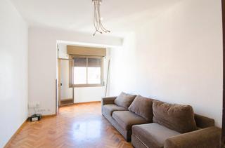 Etagenwohnung  Carrer de concepción arenal. Piso con balcón en sant andreu