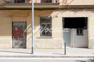 Lloguer Local Comercial  Carrer del vallespir. Local comercial en alquiler con doble acceso en les corts