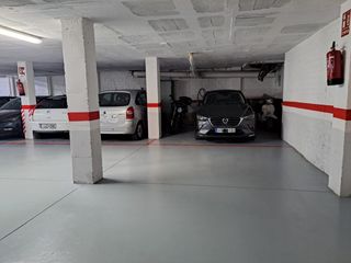 Aparcament cotxe  Carrer de joanot martorell. ¡parking doble!