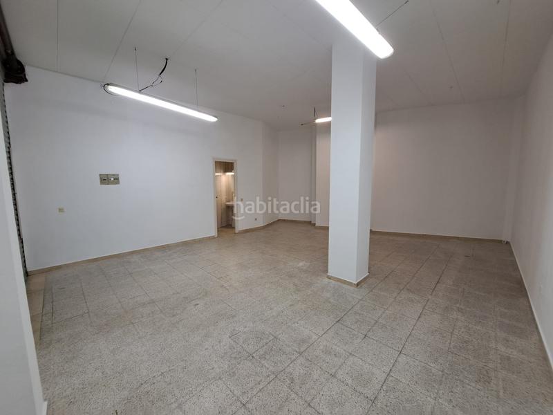 Foto 8cb67e86-e0a8-42a6-adaf-4b1621652006. Location local commercial dans Peramàs Mataró