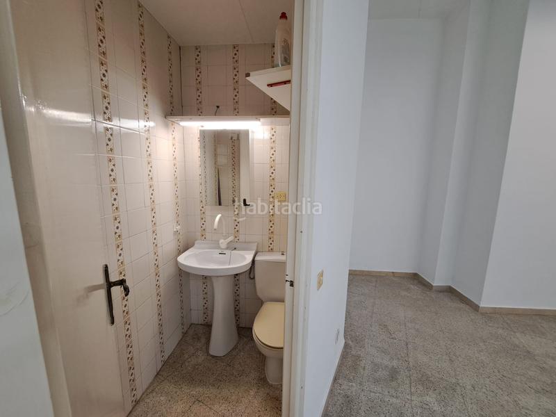 Foto e38e8272-403c-49b4-a39e-e3e6ae393050. Location local commercial dans Peramàs Mataró