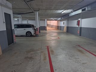 Posto auto in Carrer josep vicenç foix 33. Parquin y trastero en venta!