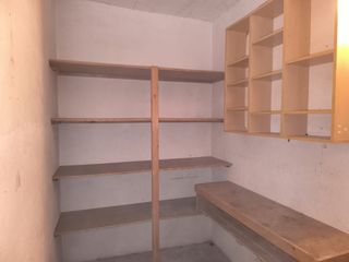 Aparcament cotxe a Carrer Josep Vicenç Foix 33