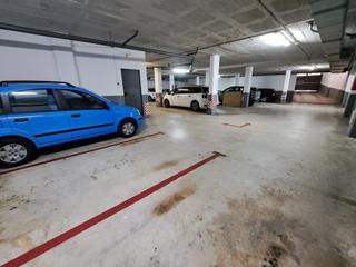 Aparcament cotxe a Carrer josep vicenç foix 33. Pk y trastero en venta!