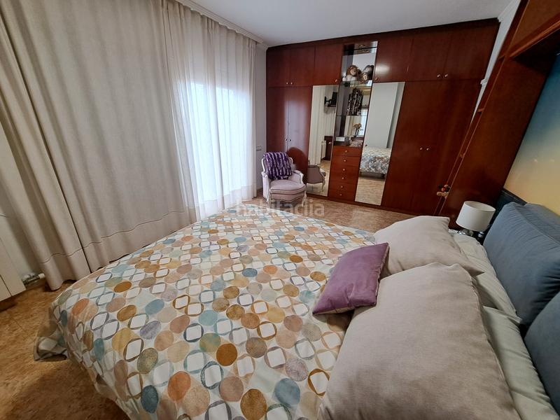 Foto 3a40c9ce-e1ab-4e1d-8b77-cda81c5a6682. Casa aparellada amb xemeneia calefacció aparcament piscina a Mataró