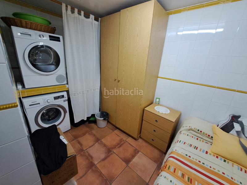 Foto a078ca69-3433-4eee-a763-5ed5579a86f1. Casa aparellada amb xemeneia calefacció aparcament piscina a Mataró
