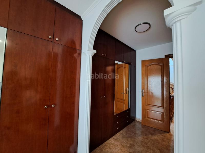 Foto d00ee726-b250-4550-9d9b-256a546cecb4. Casa aparellada amb xemeneia calefacció aparcament piscina a Mataró