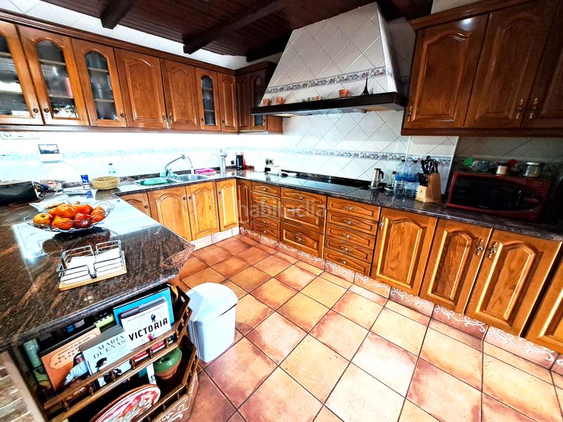 Foto de3dd242-b428-4d71-b22d-39e5ab3acc34. Casa aparellada amb xemeneia calefacció aparcament piscina a Mataró