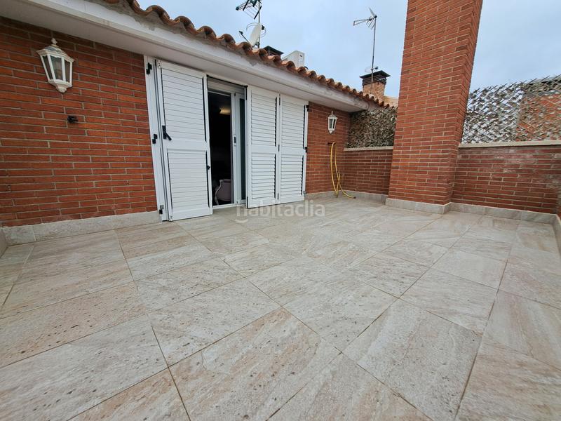 Foto f1948417-cd53-4afb-92ba-a0d675439be0. Casa aparellada amb xemeneia calefacció aparcament piscina a Mataró