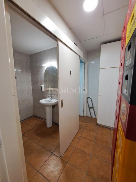 Foto b0e0bec1-8e81-435e-af1c-242c07f8114c. Alquiler local comercial en carrer càceres 11 bar en alquiler! en Mataró