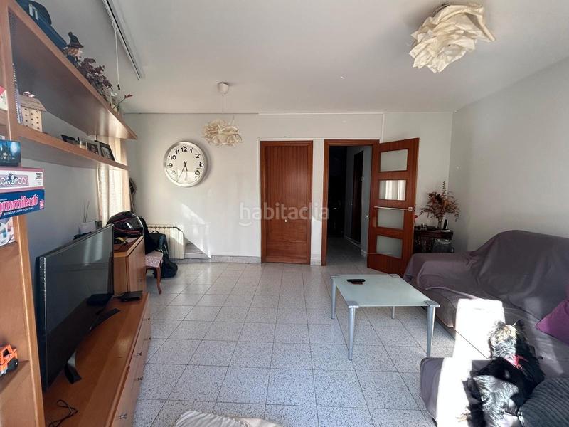 Foto 83acbffb-cc7b-4a04-8798-7eea9f0486cd. Tríplex bonito ático en venta que combina confort y estilo! en Mataró