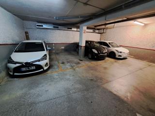 Car parking in Carrer Sant Josep Oriol