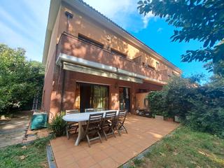 Maison  Ronda de la malesa. Situada en una urbanización privada!