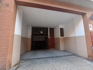 Parking voiture à Carrer d' aribau 12. Zona de difícil aparcamiento!