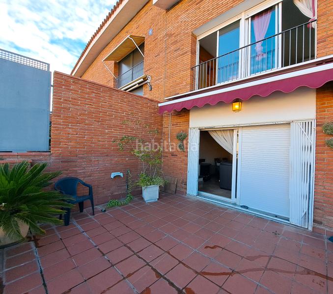 Foto 2833c3bc-7c20-4d96-abfe-ef44c2f47420. Casa adossada amb xemeneia calefacció aparcament a Mataró