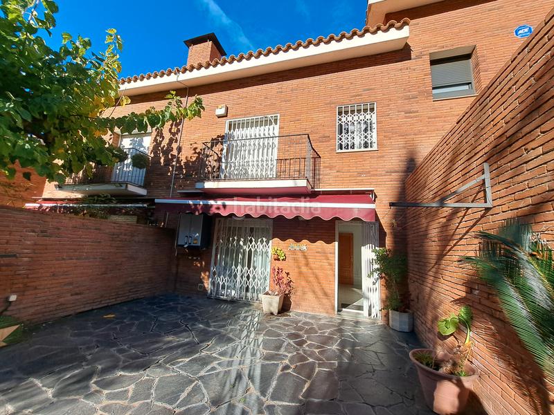 Foto 517e312a-b638-4e2f-b941-0add66c37d5a. Casa adossada amb xemeneia calefacció aparcament a Mataró