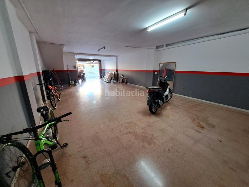 Foto 55c65e67-4b5f-408b-8796-c813a4c5763c. Casa adossada amb xemeneia calefacció aparcament a Mataró