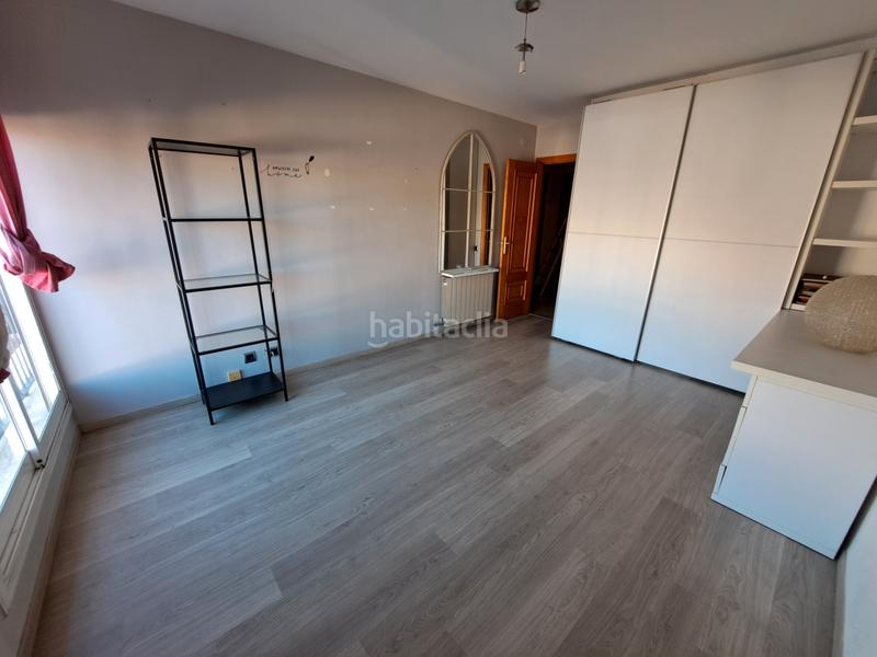 Foto 588f7bb4-bd71-4620-9de4-273f1a234848. Casa adossada amb xemeneia calefacció aparcament a Mataró