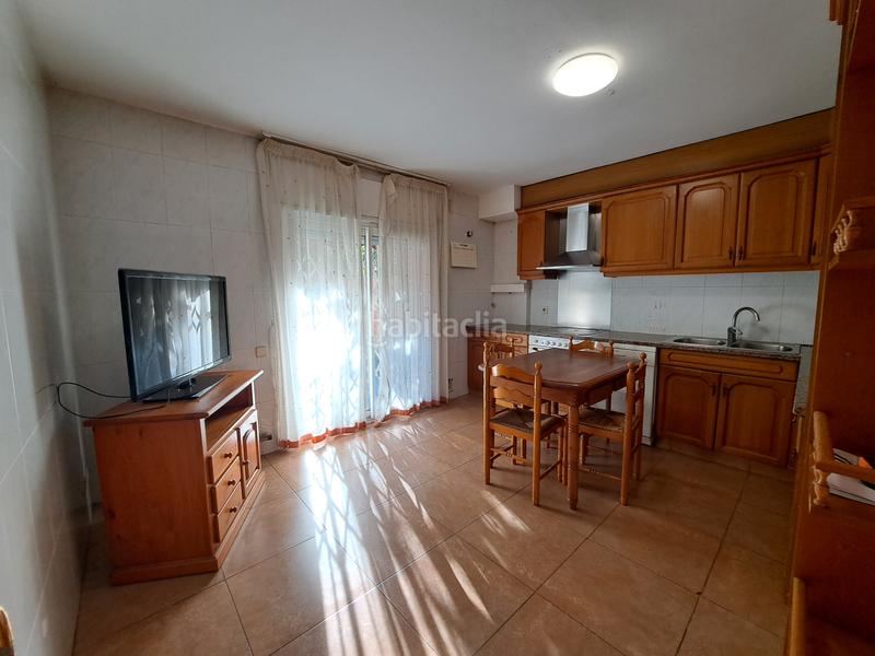 Foto 6f7b4e52-3c44-4dec-89c2-7ffcf3b5bf98. Casa adossada amb xemeneia calefacció aparcament a Mataró