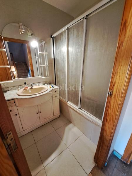 Foto a2806bbb-25cf-4493-8721-ee58c5dd17e5. Casa adossada amb xemeneia calefacció aparcament a Mataró