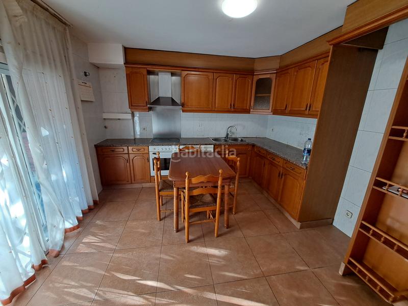 Foto b21be605-ccd0-4384-ac03-0580d11c8347. Casa adossada amb xemeneia calefacció aparcament a Mataró