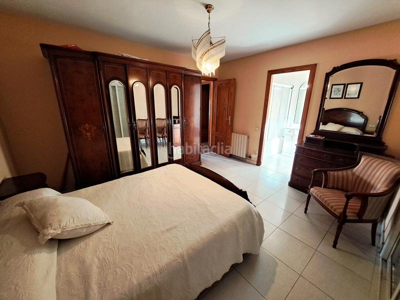 Foto cc564e20-1df1-45e8-aea4-8a1a3587ae52. Casa adossada amb xemeneia calefacció aparcament a Mataró