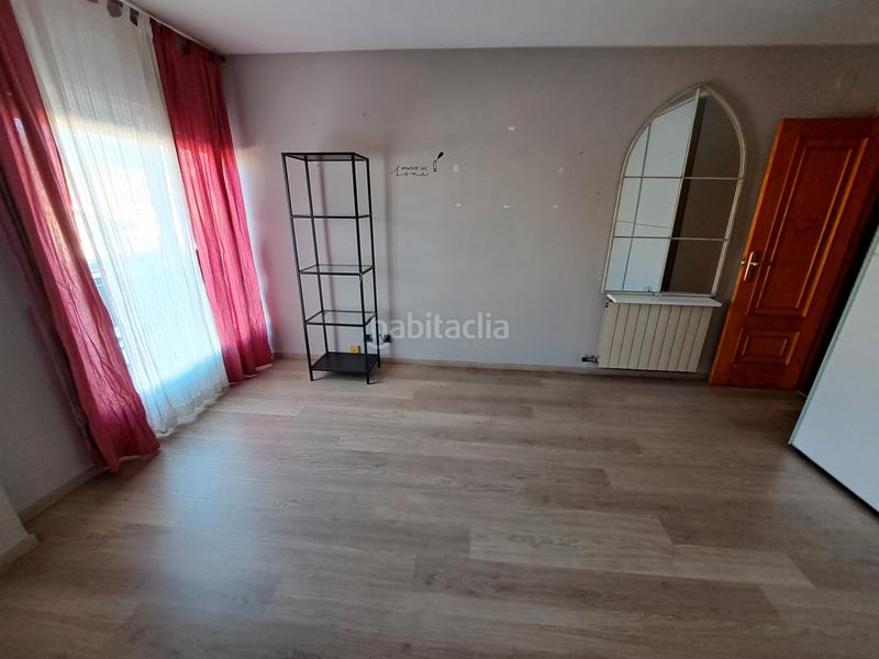 Foto d942819b-aa57-4341-99cc-24af54eebba4. Casa adossada amb xemeneia calefacció aparcament a Mataró