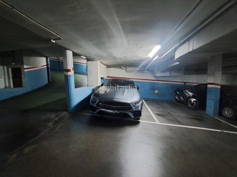 Foto c339ae96-ff72-49b3-ab7b-8969a140f8fe. Car parking in carrer joan salvat papasseit 10 in Mataró