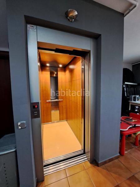 Foto 29a087cc-586a-4a5b-8bd7-93bf620990f6. Reihenhaus mit kamin heizung parking in Camí de la Serra Mataró