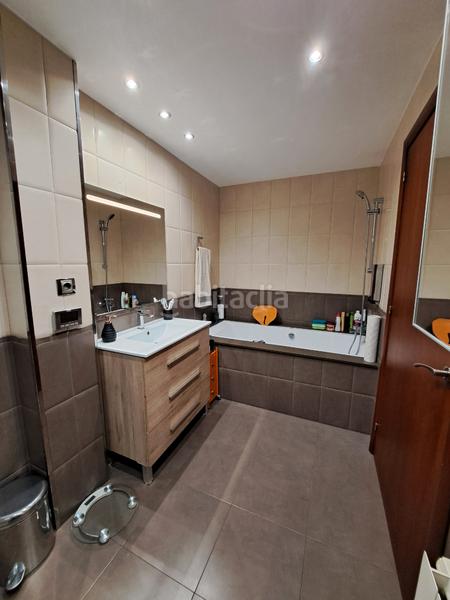 Foto 8d5da4c6-a0d2-4d25-b3fd-b8fb2719ceb0. Reihenhaus mit kamin heizung parking in Camí de la Serra Mataró