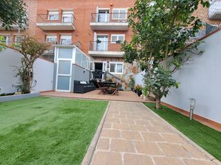 Casa a schiera  Carrer joan fuster. En una de las mejores zonas de la ciudad!