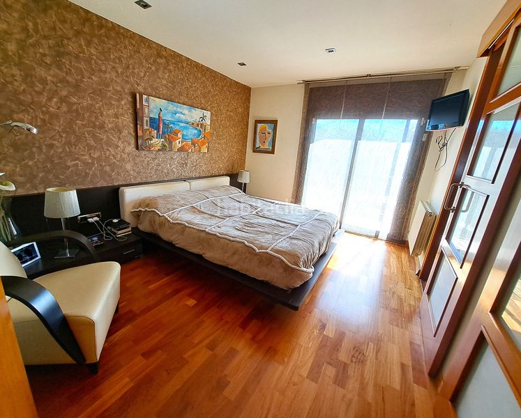 Foto 0b54f46a-bb00-4bed-9195-42572470786b. Casa amb calefacció aparcament a Camí de la Serra Mataró