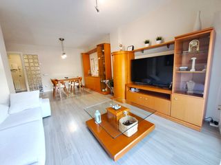 Appartement  Carrer hèl·lade. Precioso piso situado en zona residencial!