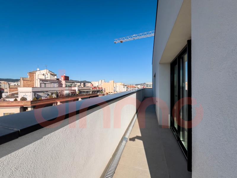 Foto 192f0e36-f2c8-4d53-b676-39736f86d33e. Àtic amb calefacció a Navas Barcelona