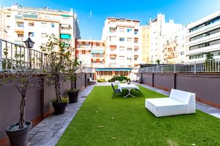 Pis a Barri de les Corts. Piso con 150m2 de terraza