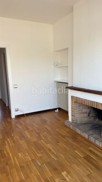 Foto 172e8ab8-4562-4c18-8a13-f8c4c75f4ab3. Àtic amb xemeneia a Sant Gervasi - Bonanova Barcelona