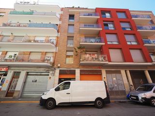 Local Comercial en L´Espirall. Se vende local comercial semi-nuevo en vilafranca del penedes, z