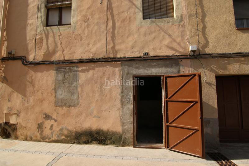 Foto 5e7066bf-8f04-4fd1-91fc-5bf0deee0d70. Local comercial se vende local , zona la coromina en Cardona