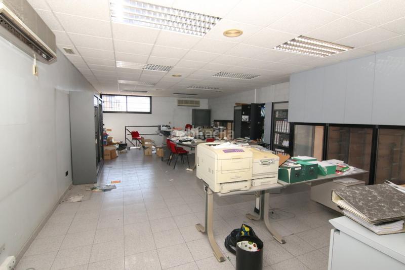 Foto b6dfe32e-8705-41b9-bb65-90c484c136a1. Nave industrial se vende nave industrial , zona molí den rovira en Vilafranca del Penedès