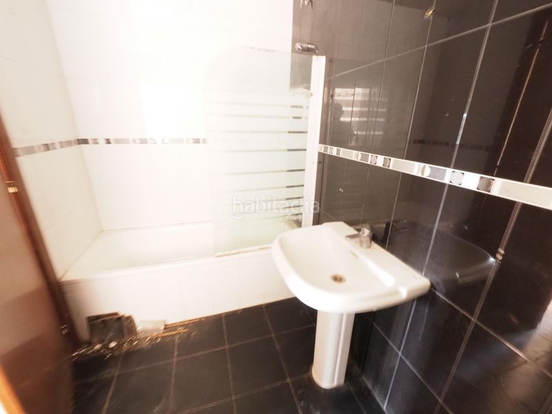 Foto 6caed891-8be0-4c38-8ea7-8b0667f35013. Casa amb aparcament a Canyelles